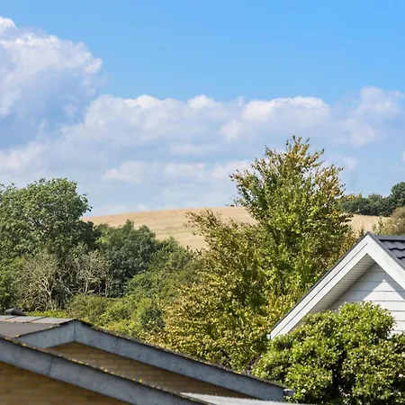 Gorgeous In With View *